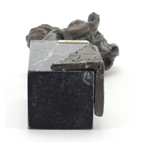 2087 - Andre Paor - Mujery Nino, bronze study of a mother and child on a square black marble base, overall ... 