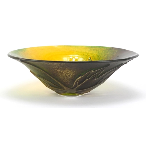 924 - Cameo Art glass bowl, moulded in relief with a Maple leaf, indistinctly signed, 17.5cm in diameter