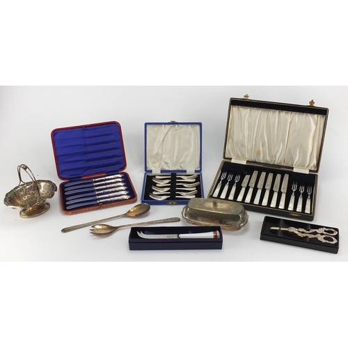 190 - Silver plated items including cased sets of cutlery and a set of six silver handled knives