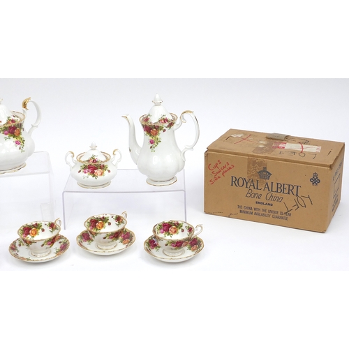 2180 - Royal Albert Old Country Roses dinner and teaware including as new eighteen piece tea set and six di... 