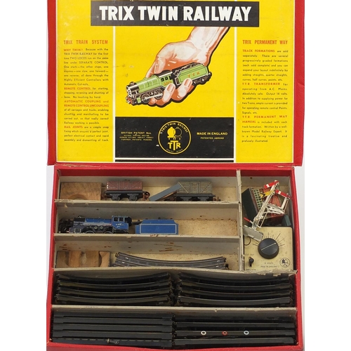 2207 - OO gauge Trix twin Railway set, together with a group of hand painted lead farmyard animals and acce... 