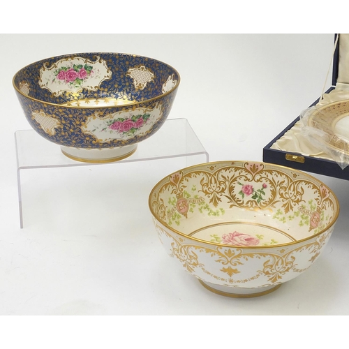 2172 - Two Spode Commemorative bowls and a plate, housed in a silk lined case, each bowl 26cm in diameter