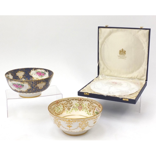 2172 - Two Spode Commemorative bowls and a plate, housed in a silk lined case, each bowl 26cm in diameter