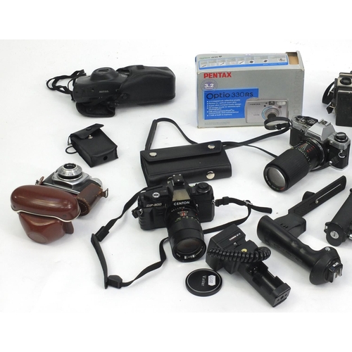 174 - Vintage and later cameras, lenses and accessories including Ilford, Olympus and Canon examples