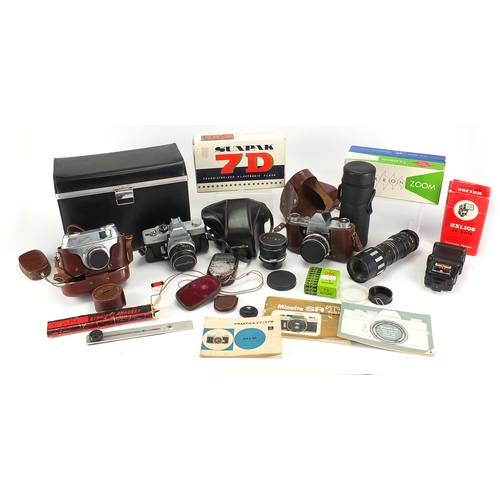 192 - Vintage cameras, lenses and accessories including Anette, Praktica and Tamron zoom No.390573 lense