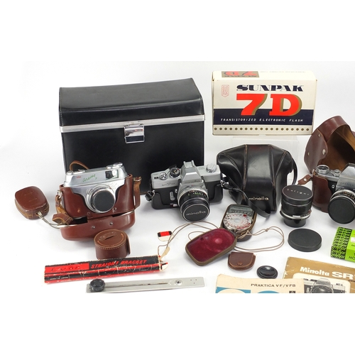 192 - Vintage cameras, lenses and accessories including Anette, Praktica and Tamron zoom No.390573 lense