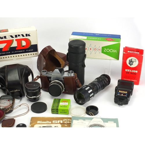 192 - Vintage cameras, lenses and accessories including Anette, Praktica and Tamron zoom No.390573 lense