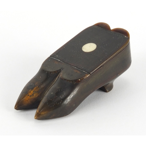 32 - Georgian horn double shoe snuff box, with floral metal stud work and bone inlay, 9cm in length