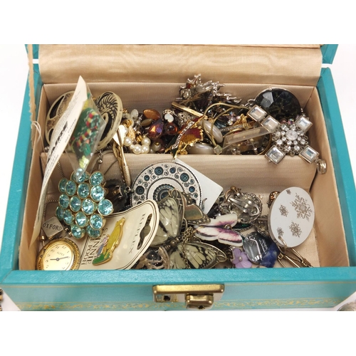 339 - Costume jewellery including silver leaf brooch and earrings, housed in a jewellery box