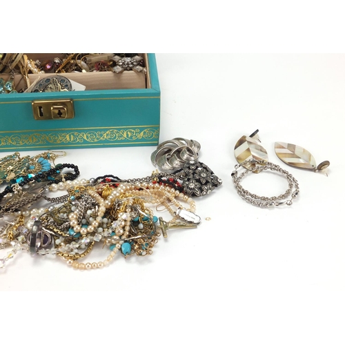 339 - Costume jewellery including silver leaf brooch and earrings, housed in a jewellery box