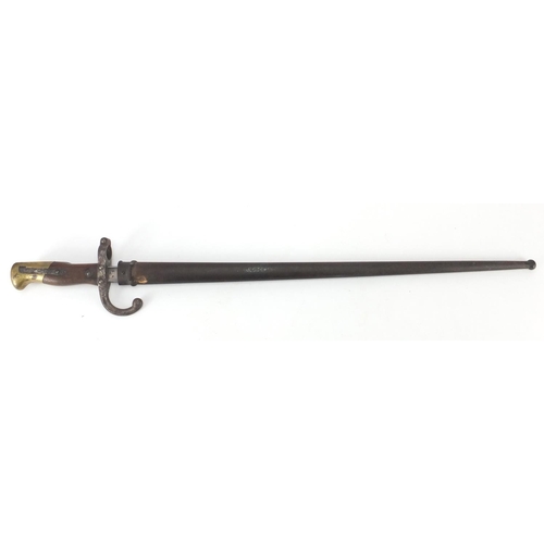 910 - French Saint-Étienne long bayonet and scabbard