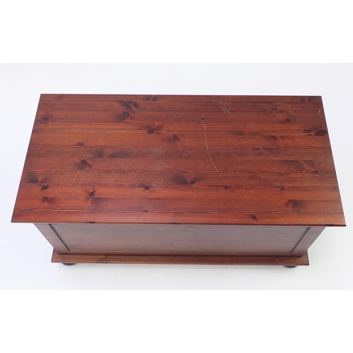 75 - Stained pine blanket box, 46cm H x 92cm W x 45cm D