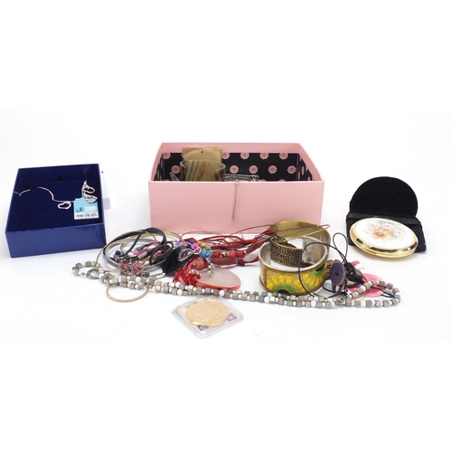 352 - Costume jewellery including vintage examples, necklaces, brooches and rings