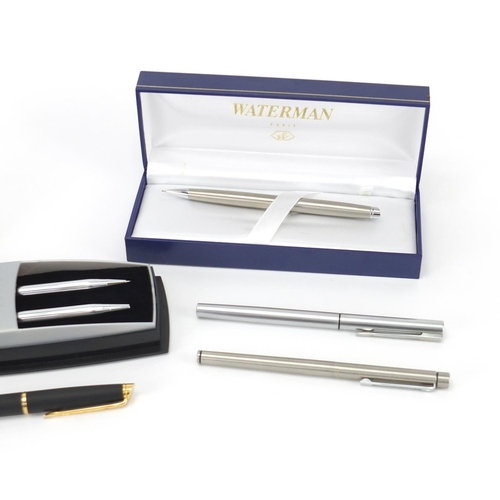 472 - Fountain pens and propelling pencils including Waterman's, Cross and Sheaffer, one with 14k gold nib