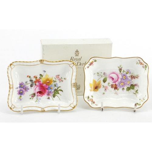 760 - Royal Crown Derby 'Derby Poses' patterned dishes, the largest 22cm in length