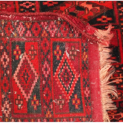 117 - Rectangular Persian rug, 124cm x 72cm