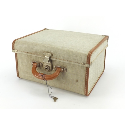 555 - Vintage Essex miniature sewing machine with case