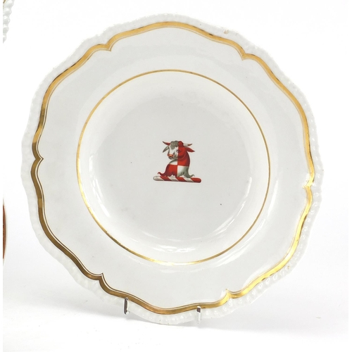 587 - Barr Flight Barr Worcester porcelain plate, with armorial crest for The Beaumont Family of Brantham ... 