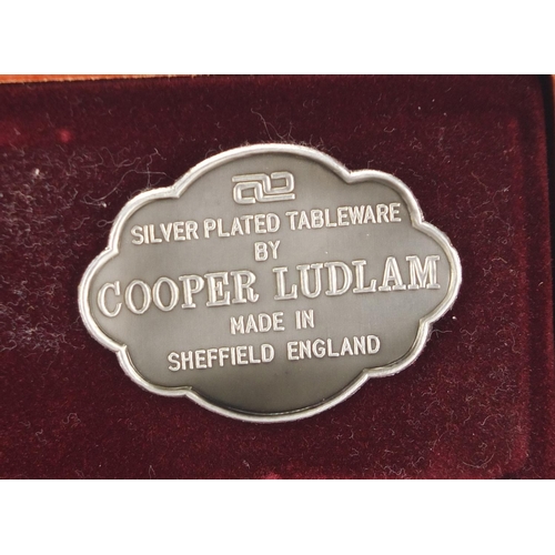 2160 - Cooper Ludlam six place canteen of Sheffield silver plated cutlery, 37.5cm wide