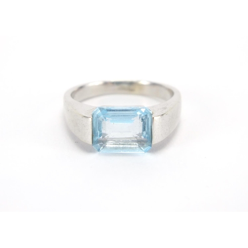 2660 - 9ct white gold blue stone ring, size P, approximate weight 6.8g