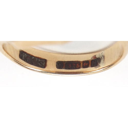 2770 - 9ct gold carnelian signet ring, size N, approximate weight 5.7g