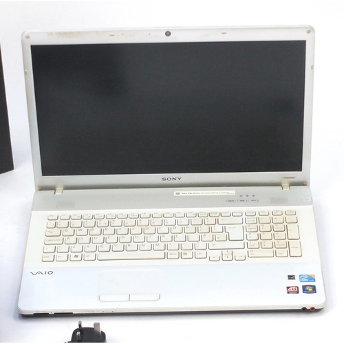 2146 - Sony Vaio i.5 laptop, model PCG-911111M