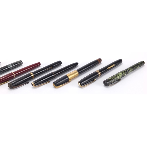 125 - Vintage fountain pens including three green marbleised Conway Stewart's, Waterman's and parker, four... 