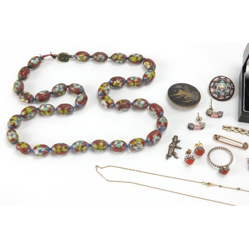 2731 - Vintage and later jewellery including micro mosaic brooches, 9ct gold bar brooch, cloisonné necklace... 