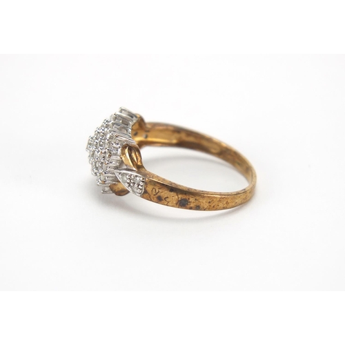 2786 - 9ct gold diamond cluster ring, size O, approximate weight 3.0g