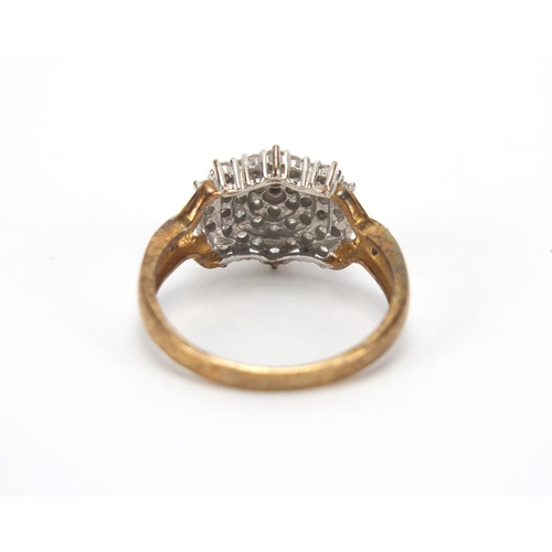 2786 - 9ct gold diamond cluster ring, size O, approximate weight 3.0g