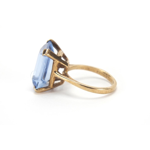 2780 - Large 9ct gold blue stone solitaire ring, size N, approximate weight 6.0g