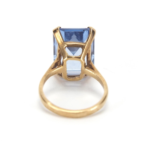 2780 - Large 9ct gold blue stone solitaire ring, size N, approximate weight 6.0g