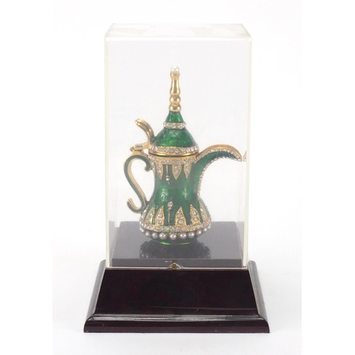 2256 - Saudi Arabian presentational enamelled coffee pot, King Faisal Hall Riyadh 2013, overall 20cm high