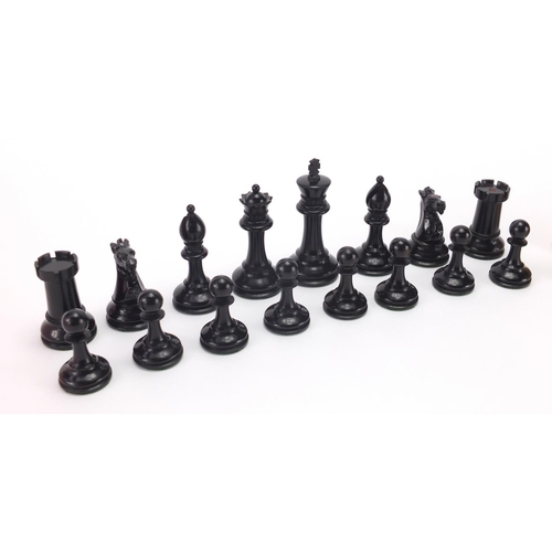 656 - Boxwood Staunton chess set, possibly by Jacques, the largest piece 8cm high