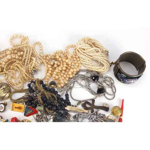 2810 - Costume jewellery including bangles, simulated pearls, polished stone necklaces and brooches