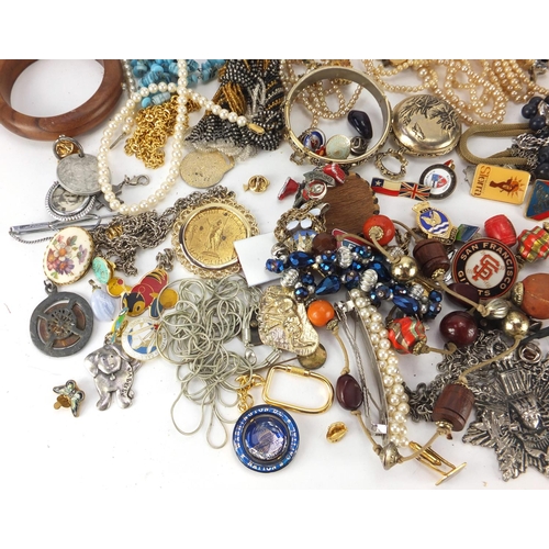 2810 - Costume jewellery including bangles, simulated pearls, polished stone necklaces and brooches