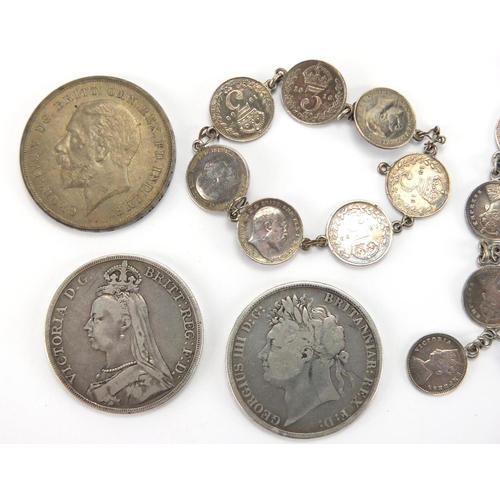 245 - George IV and later British silver coinage including 1822 and 1889 crowns, approximate weight 114.0g