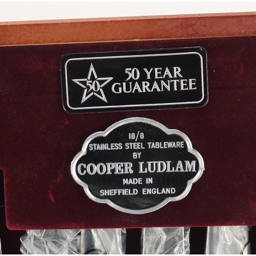 2121 - Cooper Ludlam eight place mahogany canteen of Sheffield cutlery, 45cm wide