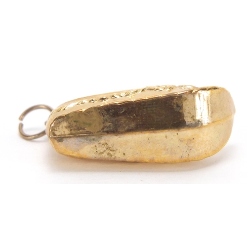 2694 - 9ct gold Dutch clog charm, 3cm in length, approximate weight 2.5g