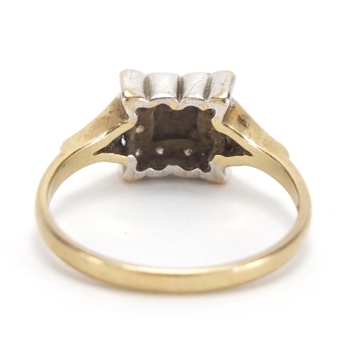 2788 - 9ct gold ring set with clear stonse, size O, approximate weight 2.5g