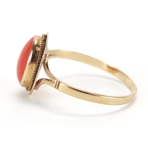 2795 - 9ct gold cabochon coral ring, size M, approximate weight 1.0g