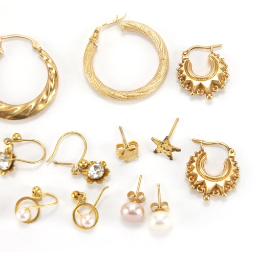 2584 - Assorted earrings including 9ct gold hoops, approximate weight 10.5g