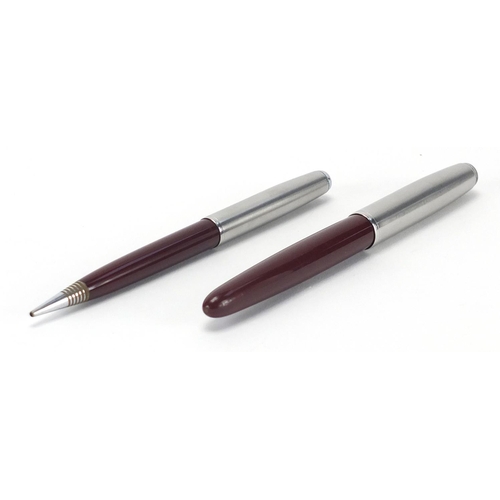 128 - Parker 51 fountain pen and pencil writing set with case