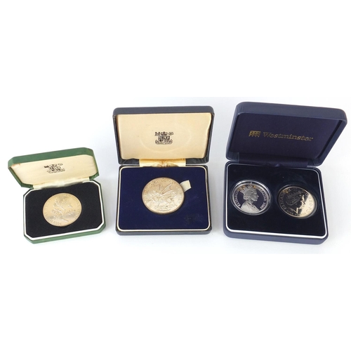 2505 - Coinage including silver National Trust medallion and Welsh silver medallion, each housed in fitted ... 