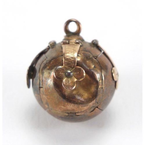 2607 - 9ct gold cased Masonic ball pendant, approximate weight 7.6g