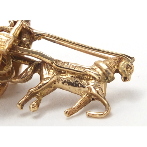 2642 - 9ct gold horse and carriage charm, 3cm in length, approximate weight 4.5g