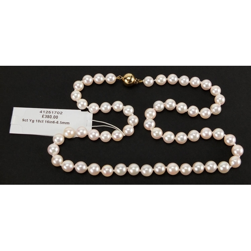 2464 - Single string pearl necklace, with 9ct gold clasp and price tag of £380, 40cm in length, approximate... 