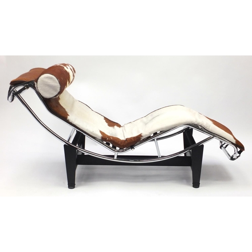 2095 - Le Corbusier design lounger possibly for Cassini, with pony skin upholstery, 160cm wide