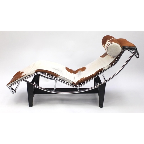 2095 - Le Corbusier design lounger possibly for Cassini, with pony skin upholstery, 160cm wide