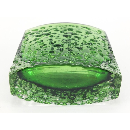 901 - Whitefriars meadow green Nailhead vase, designed by Geoffrey Baxter, the largest 11.5cm high